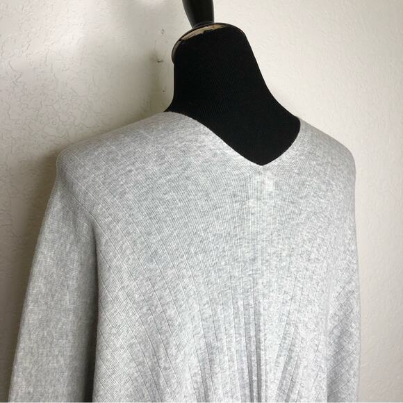 Cabi Watson light gray ribbed dolman sleeve knit sweater size Medium #5451 - Picture 10 of 14